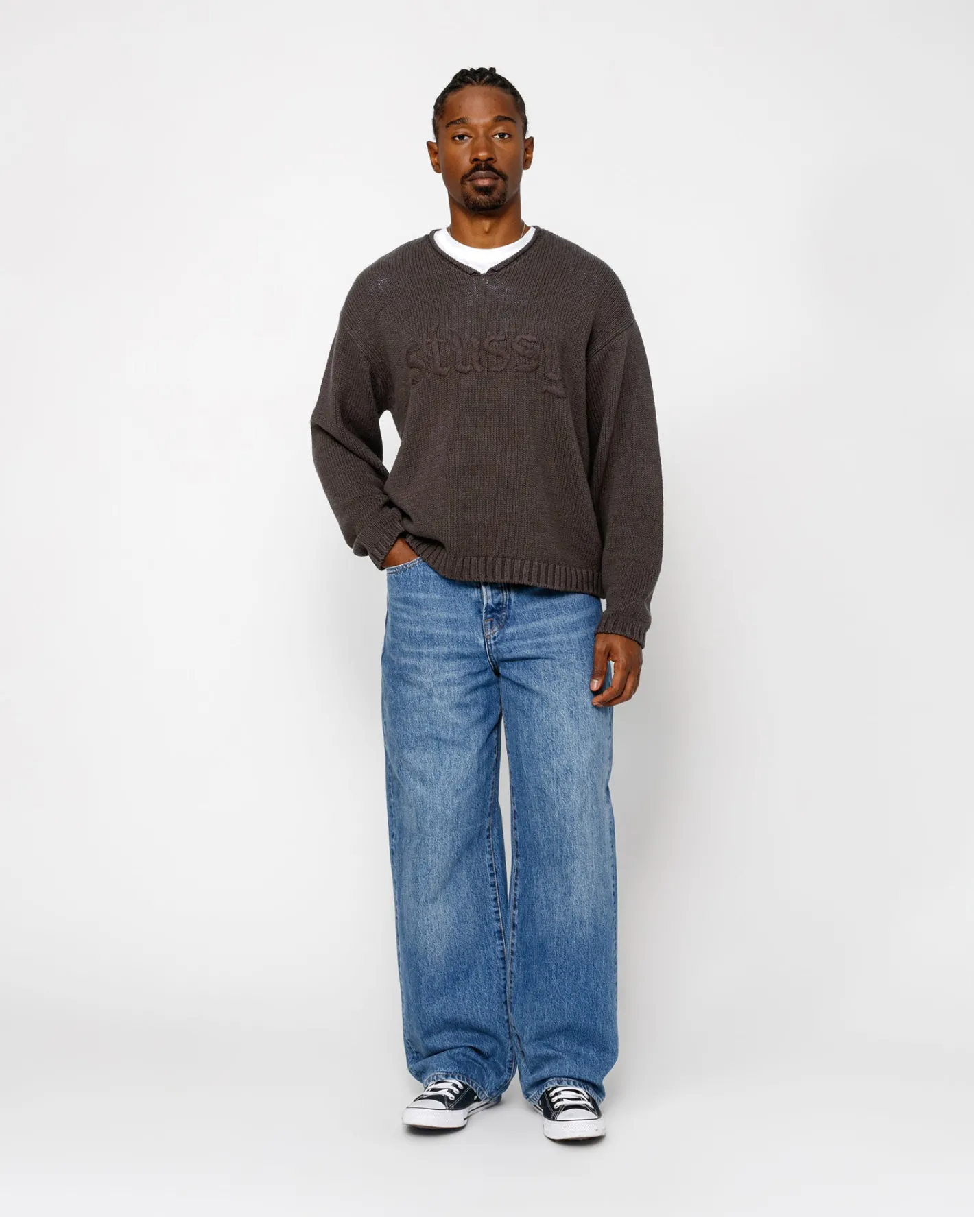 EMBROIDERED V-NECK LOGO SWEATER*Stüssy Fashion